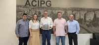 Presidente do Legislativo visita ACIPG e busca estreitamento dos laços